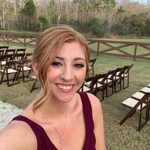 Meet your Posher, Julia